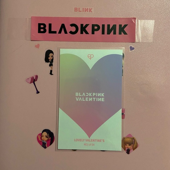 BLACKPINK Jisoo Valentine POB Photocard With Signature The Game Collection - Picture 2 of 2
